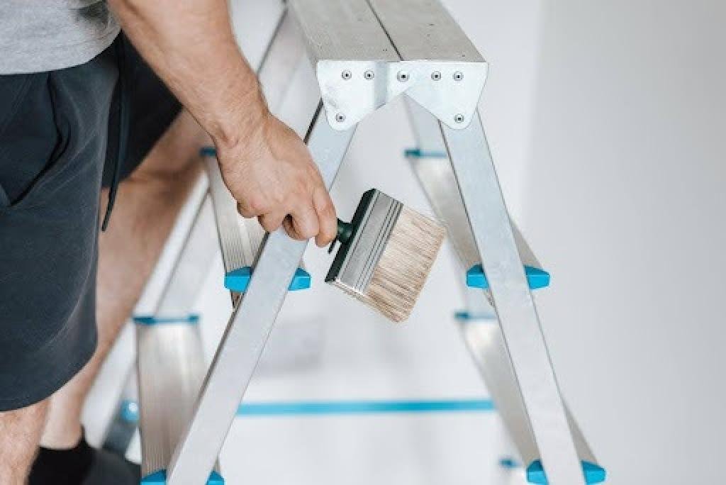 The Importance and Applications of Heavy-Duty Step Ladders